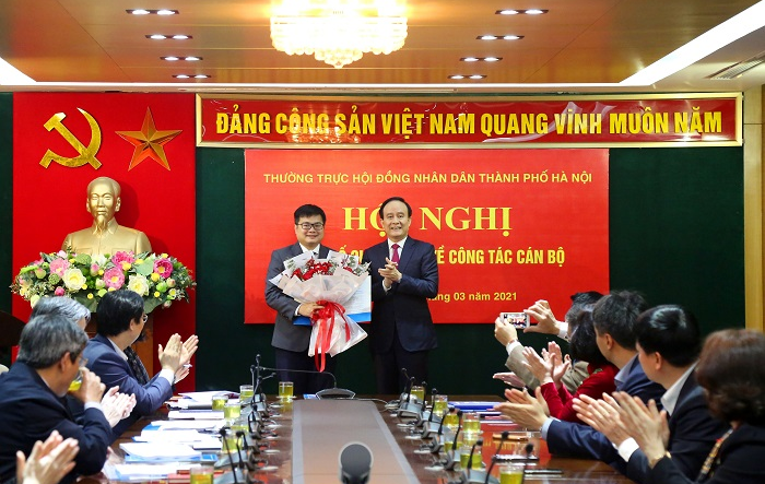 Thường trực HĐND thành phố Hà Nội công bố Quyết định về công tác cán bộ