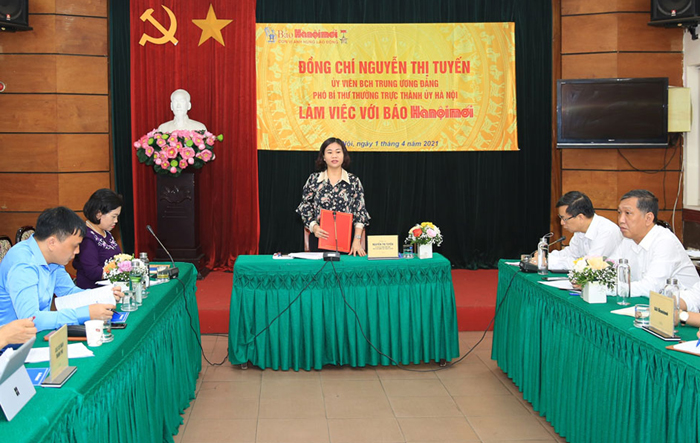 Phó Bí thư Thường trực Thành ủy Nguyễn Thị Tuyến làm việc với Báo Hànộimới