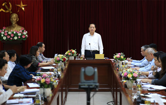 Trưởng ban Dân vận Thành uỷ làm việc với Cục Thuế Thành phố