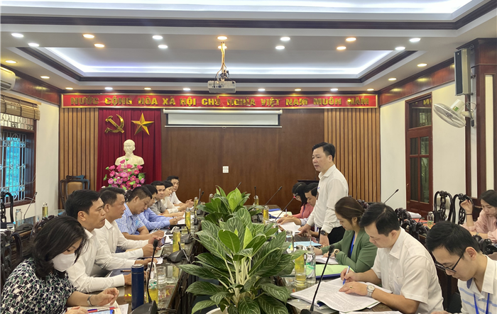 Phó Chủ tịch Ủy ban MTTQ Việt Nam thành phố Hà Nội Nguyễn Sỹ Trường kiểm tra, giám sát công tác bầu cử tại huyện Sóc Sơn