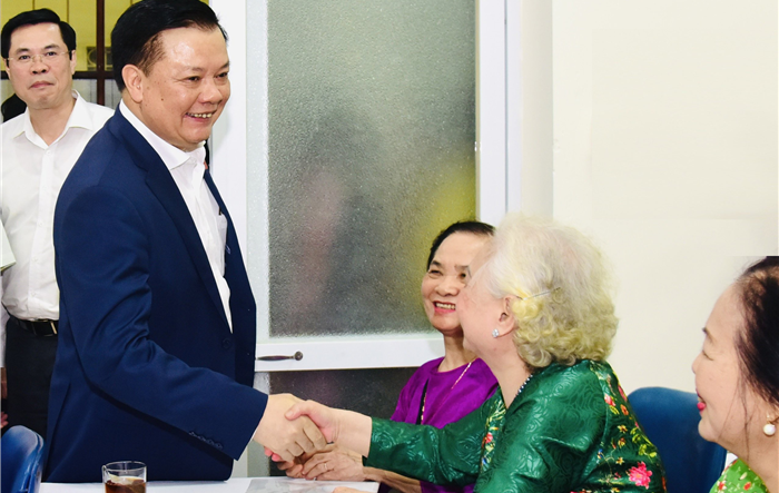 100% cử tri nơi cư trú tín nhiệm giới thiệu  Bí thư Thành ủy Đinh Tiến Dũng ứng cử đại biểu Quốc hội