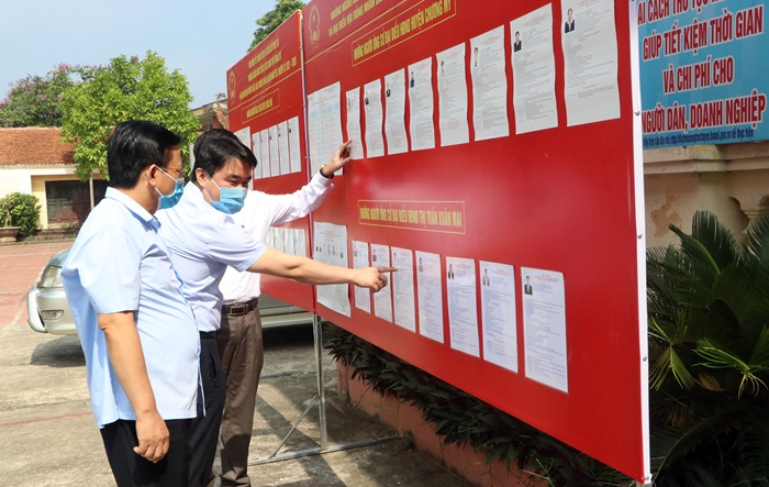 Trưởng ban Nội chính Thành ủy kiểm tra công tác bầu cử tại huyện Chương Mỹ