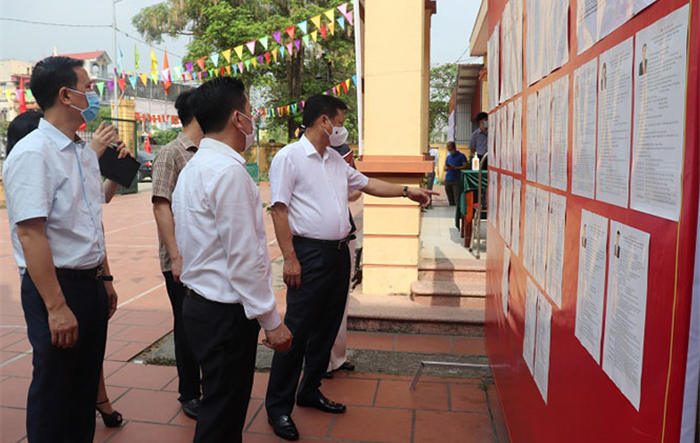 Trưởng Ban Tổ chức Thành uỷ kiểm tra công tác chuẩn bị bầu cử tại huyện Đông Anh