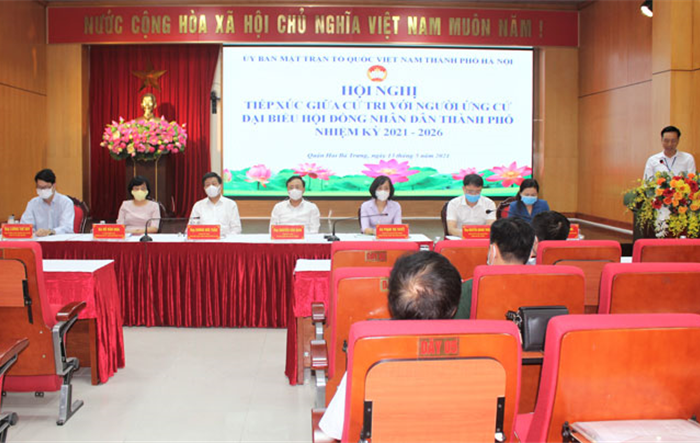 Người ứng cử đại biểu HĐND thành phố Hà Nội tiếp xúc với cử tri tại quận Hai Bà Trưng