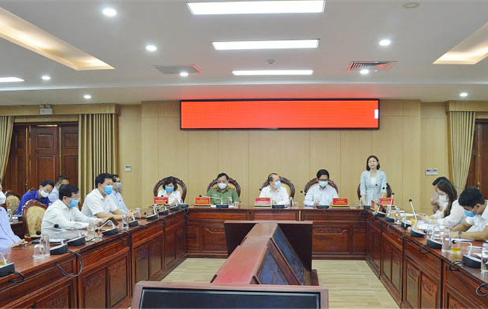 Ứng cử viên đại biểu Quốc hội tiếp xúc cử tri tại huyện Hoài Đức 