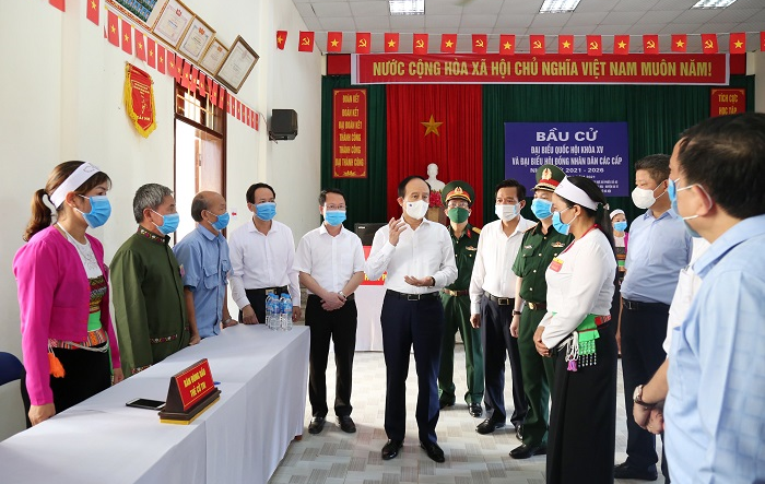 Kiểm tra công tác bảo đảm an toàn phòng, chống dịch phục vụ cuộc bầu cử tại Ba Vì
