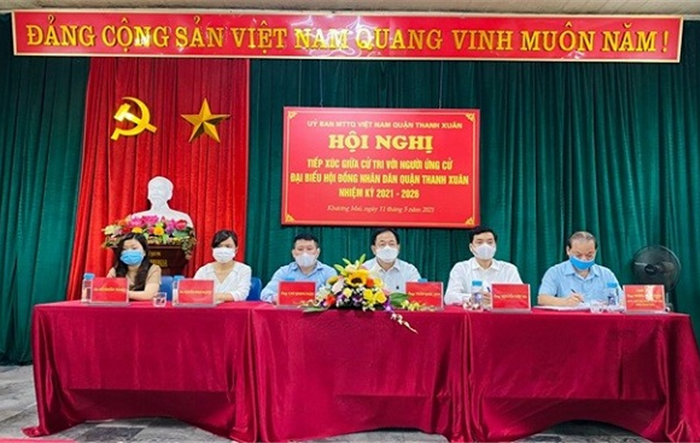 Người ứng cử đại biểu HĐND quận Thanh Xuân khóa VI, nhiệm kỳ 2021-2026 tiếp xúc cử tri để vận động bầu cử