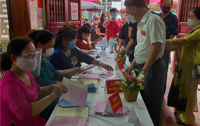 Quận Đống Đa hoàn thành bầu cử đại biểu Quốc hội và đại biểu HĐND các cấp đạt tỷ lệ 99,92% cử tri đi bỏ phiếu