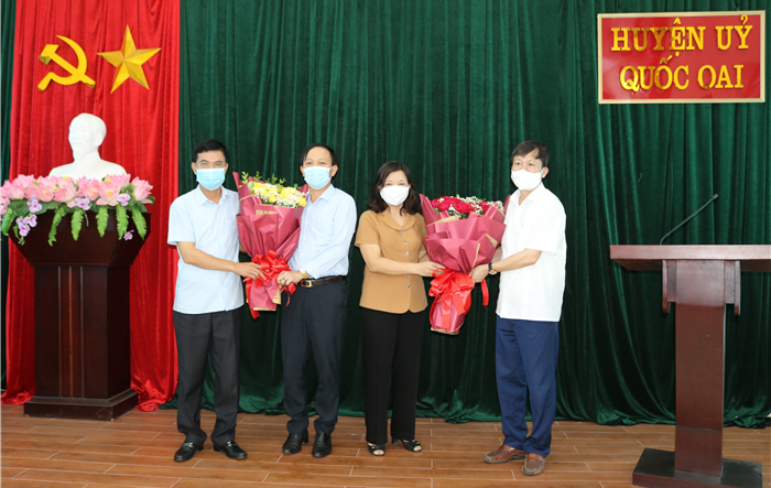 Công bố Quyết định điều động, bổ nhiệm Trưởng Ban Tổ chức Huyện ủy, Chủ nhiệm Ủy ban kiểm tra Huyện ủy Quốc Oai