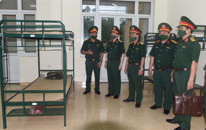 Tư lệnh Bộ Tư lệnh Thủ đô Nguyễn Quốc Duyệt kiểm tra các khu cách ly y tế tập trung