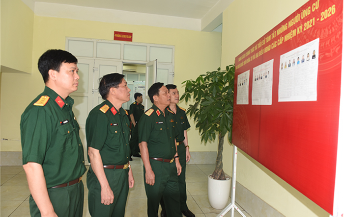 Bộ Tư lệnh Thủ đô kiểm tra công tác chuẩn bị bầu cử Quốc hội khoá XV và đại biểu HĐND các cấp tại Ban Chỉ huy quân sự quận Đống Đa