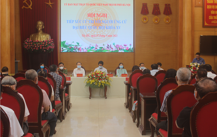 Hội nghị tiếp xúc cử tri với người ứng cử đại biểu Quốc hội khóa XV tại Đơn vị bầu cử số 5