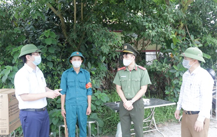 Bí thư Huyện ủy Chương Mỹ kiểm tra công tác phòng, chống dịch Covid-19 tại xã Đồng Lạc