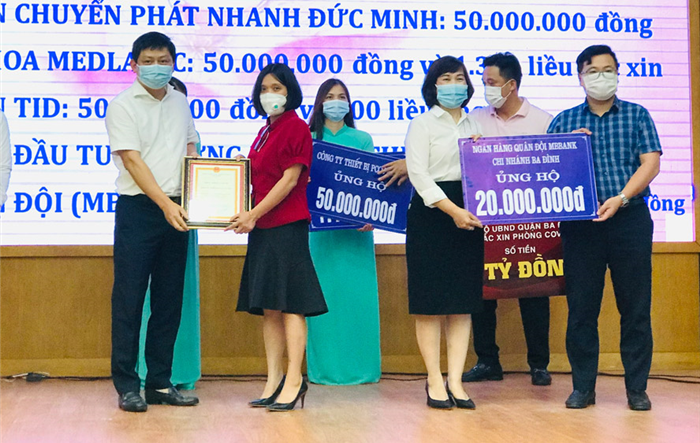 Quận Ba Đình: Hơn 3,2 tỷ đồng ủng hộ Quỹ vaccine phòng dịch Covid-19