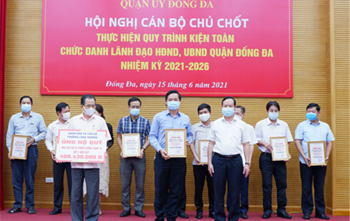 Quận Đống Đa tiếp nhận ủng hộ Quỹ vắc-xin phòng dịch Covid-19