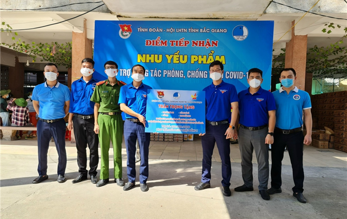 Hỗ trợ vật phẩm cho tỉnh Bắc Giang chống dịch Covid-19