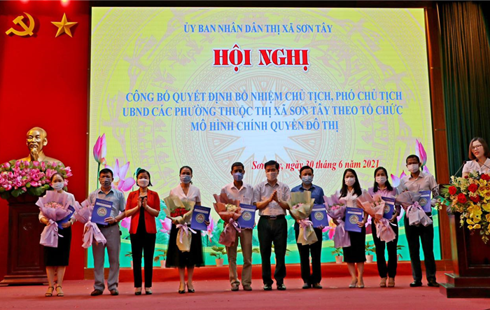 Công bố quyết định bổ nhiệm Chủ tịch, Phó Chủ tịch UBND các phường theo mô hình chính quyền đô thị