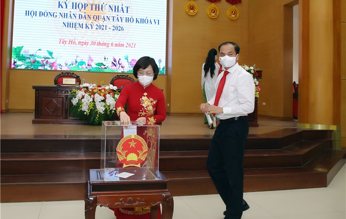 HĐND quận Tây Hồ tổ chức thành công kỳ họp thứ nhất nhiệm kỳ 2021-2026