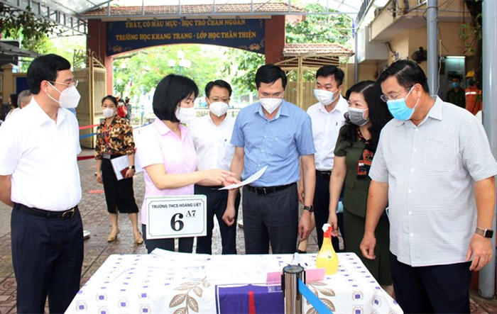 Quận Hoàng Mai: Gắn chặt công tác phòng, chống dịch Covid-19 với tổ chức kỳ thi vào lớp 10