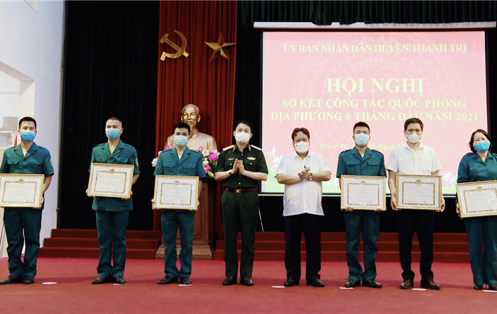 Huyện Thanh Trì sơ kết công tác quốc phòng địa phương 6 tháng đầu năm 2021
