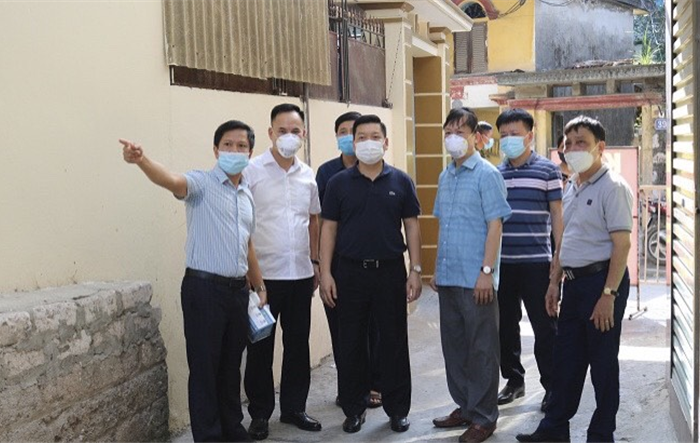 Lãnh đạo huyện Quốc Oai kiểm tra khu vực phong tỏa, cách ly có 4 ca dương tính với SARS-CoV-2