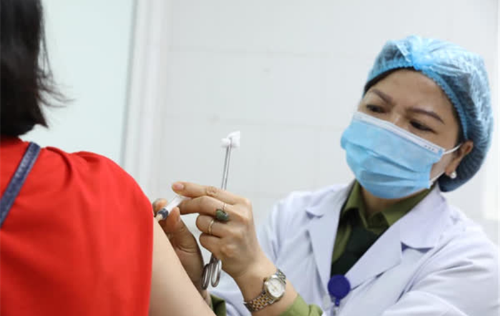 Ban Thường vụ Thành uỷ Hà Nội: Thống nhất chủ trương triển khai chiến dịch tiêm chủng vắc xin phòng Covid-19 