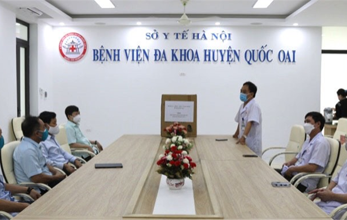Phó Bí thư Thường trực Huyện ủy kiểm tra công tác phòng, chống dịch tại Bệnh viện Đa khoa huyện Quốc Oai