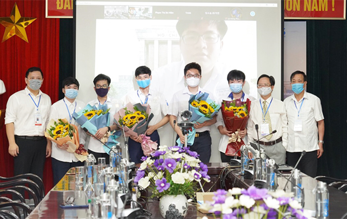 Hà Nội: 3 học sinh đạt Huy chương Vàng tại các kỳ thi Olympic năm 2021 