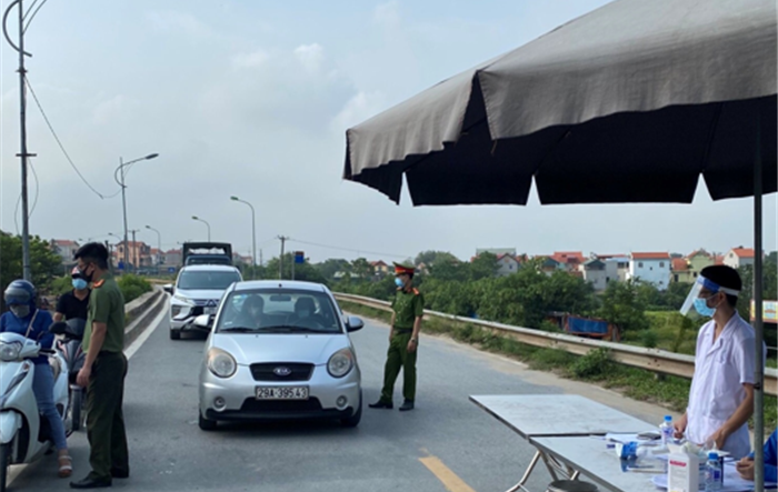 Huyện Đan Phượng lập 8 chốt kiểm soát tại các cửa ngõ vào địa bàn Huyện 