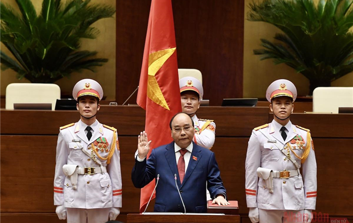 Chủ tịch nước Nguyễn Xuân Phúc tuyên thệ nhậm chức
