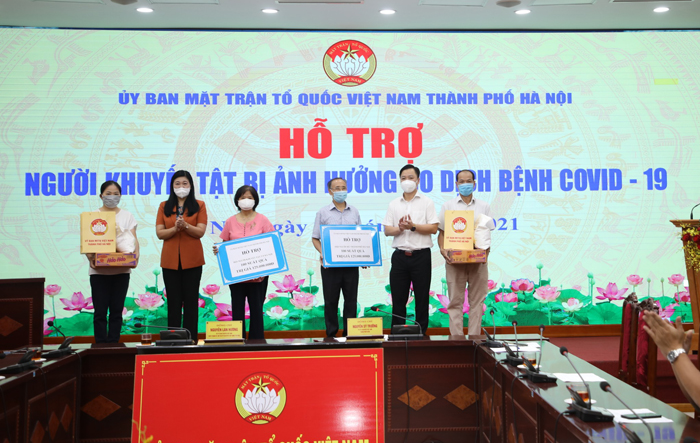 Uỷ ban Mặt trận Tổ quốc Thành phố: Hỗ trợ 200 người khuyết tật bị ảnh hưởng do dịch bệnh Covid-19