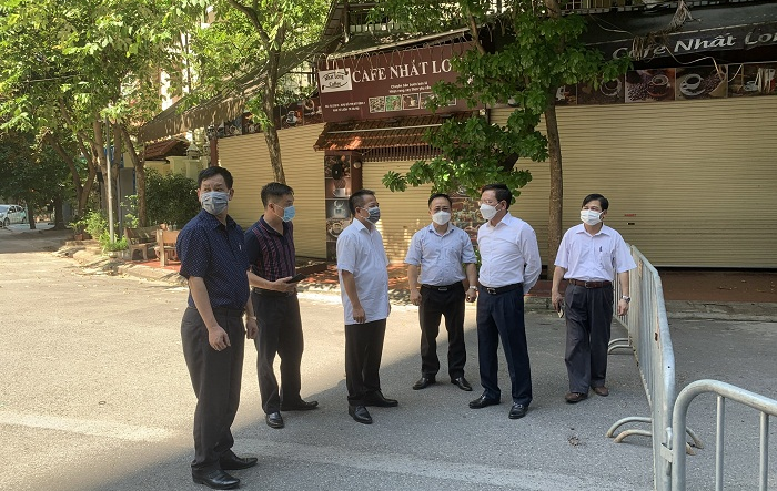 Bí thư Quận uỷ Nam Từ Liêm kiểm tra công tác phòng, chống dịch Covid-19 trên địa bàn Quận