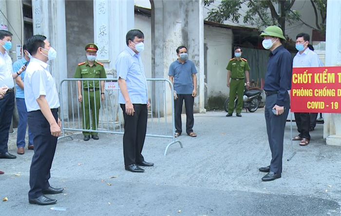 Trưởng ban Nội chính Thành ủy Hà Nội kiểm tra công tác phòng, chống dịch Covid-19 tại huyện Phúc Thọ
