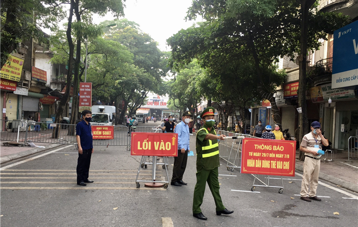 Thường trực Quận ủy Long Biên giao ban trực tuyến về công tác phòng, chống dịch Covid-19 trên địa bàn