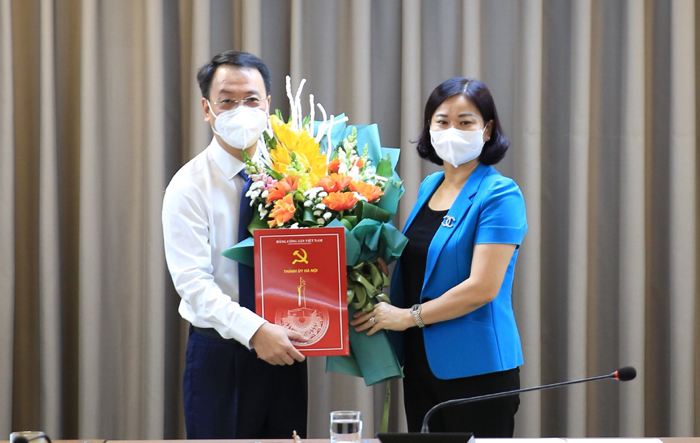 Công bố Quyết định điều động, phân công Bí thư Huyện ủy Thạch Thất