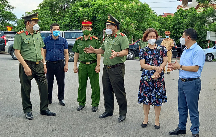 Giám đốc Công an Thành phố kiểm tra công tác phòng, chống Covid-19 tại huyện Mê Linh
