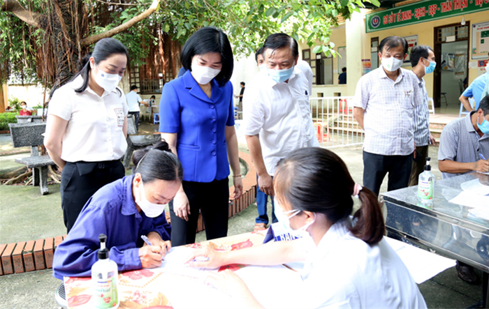 Tăng cường vai trò, trách nhiệm của người đứng đầu cấp ủy, chính quyền các cấp trong phòng, chống dịch 
