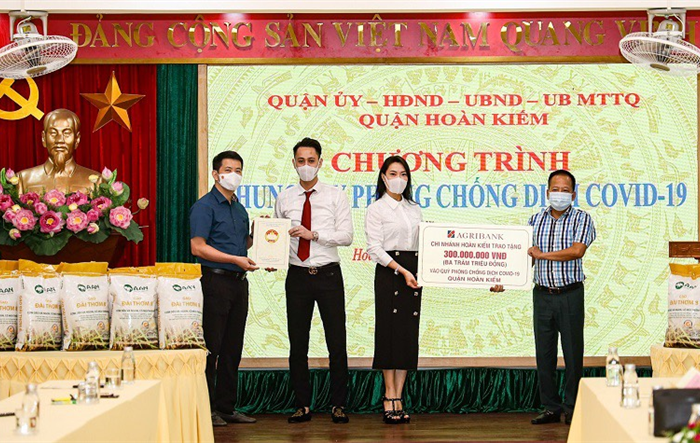 Quận Hoàn Kiếm: Sáng mãi những tấm lòng hảo tâm chung tay phòng, chống dịch Covid-19