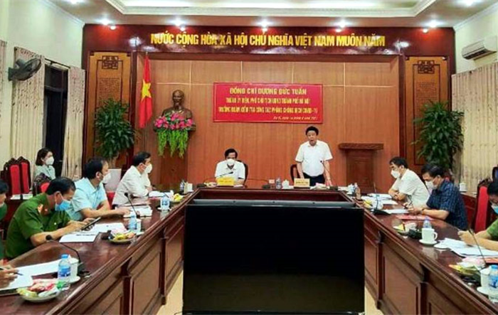 Phó Chủ tịch UBND Thành phố Dương Đức Tuấn kiểm tra công tác phòng, chống dich Covid-19 tại huyện Ba Vì