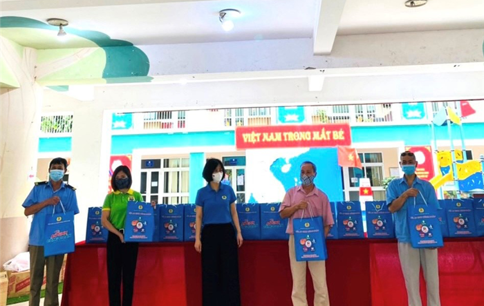 Túi "An sinh Công đoàn” kịp thời đến với đoàn viên, người lao động