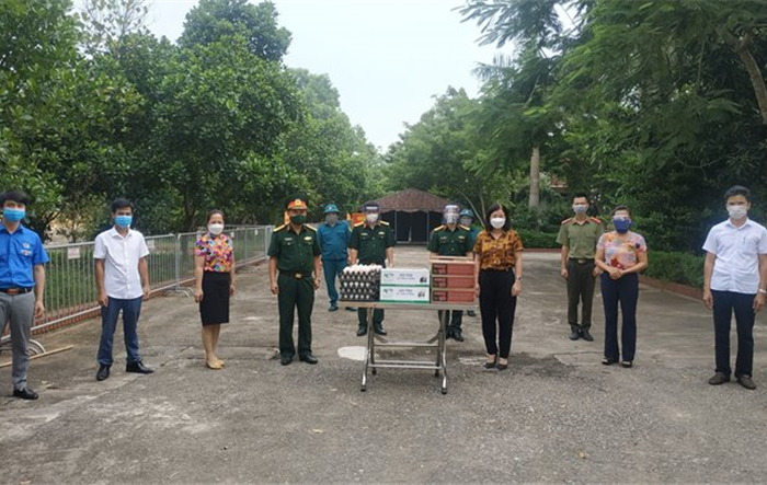 Các cấp Hội Nông dân Thành phố ủng hộ nhu yếu phẩm phòng, chống dịch 
