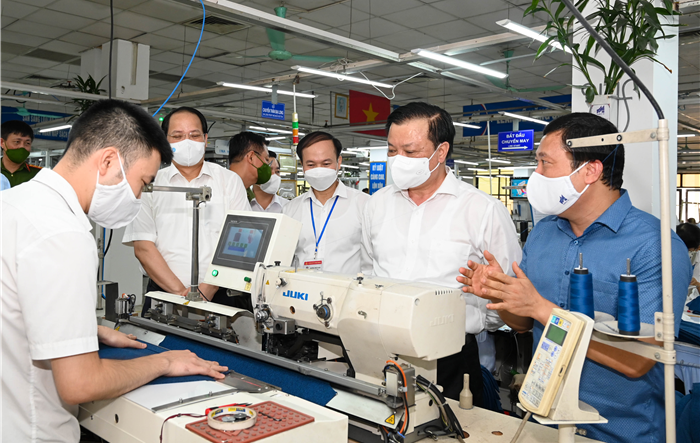 Bí thư Thành ủy Hà Nội Đinh Tiến Dũng:  Khuyến khích các doanh nghiệp đủ điều kiện  an toàn duy trì sản xuất kinh doanh