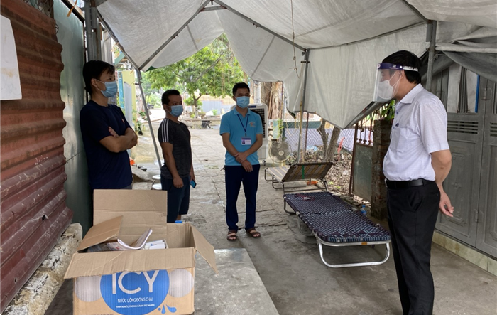 Bí thư Huyện uỷ Thanh Trì kiểm tra công tác phòng, chống dịch Covid-19 tại thôn Lạc Thị, xã Ngọc Hồi