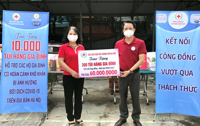Hội Chữ thập đỏ Thành phố: Triển khai chuỗi chương trình trao tặng 10.000 túi hàng gia đình 