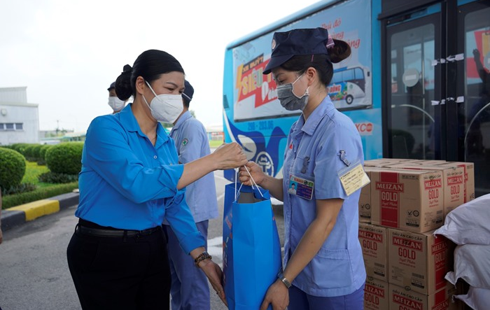 “Túi An sinh Công đoàn” hỗ trợ người lao động bị ảnh hưởng bởi dịch Covid-19