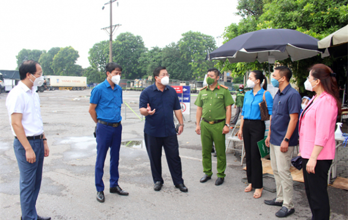 Đảm bảo các điều kiện mở cửa hoạt động trở lại chợ đầu mối phía Nam, quận Hoàng Mai