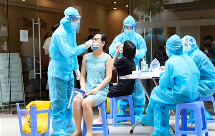 13 nhóm người nguy cơ cao được lấy mẫu xét nghiệm Covid-19