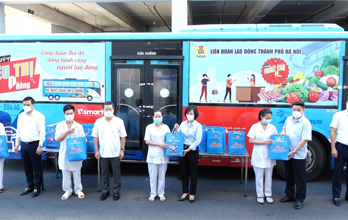 Trưởng Ban Tuyên giáo Thành ủy kiểm tra công tác phòng, chống dịch trên địa bàn huyện Thanh Oai