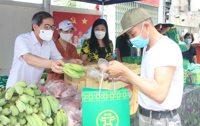 “Chợ 0 đồng” đến với Nhân dân gặp khó khăn do dịch covid 19 