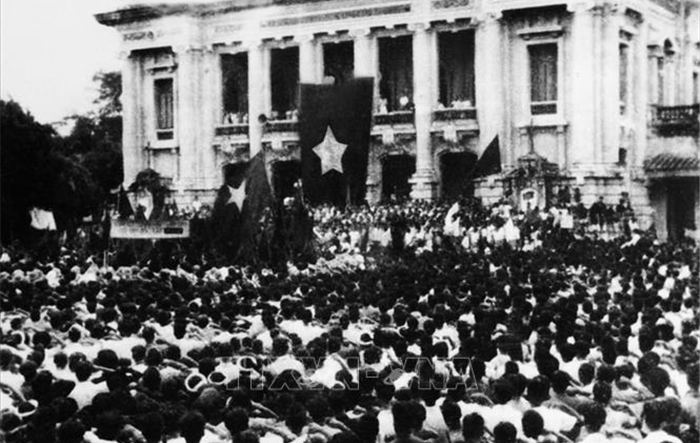 Thủ đoạn bôi lem thành quả, ý nghĩa lịch sử Cách mạng Tháng Tám
